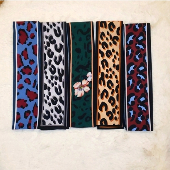 Silver Leopard print Silk Skinny Scarf Twilly - Picture 5 of 8